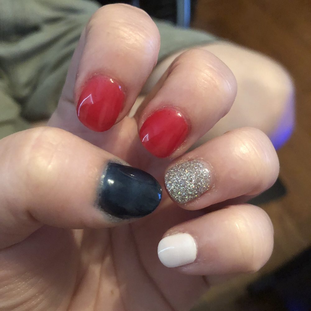 Roses Nails & Spa - NexGen - Nail Salons Near Me - Cookeville, Tennessee