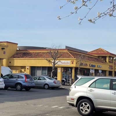 Y-Linh Sandwiches by null