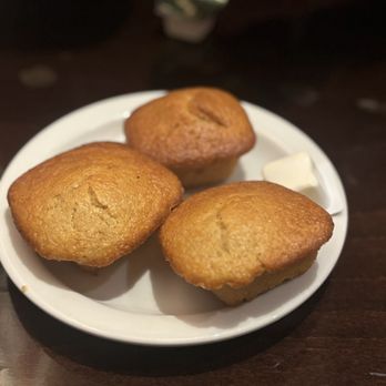 Sylvia's Restaurant - Cornbread - Southern Near Me - New York, New York Sylvia's Restaurant - Cornbread - Southern Near Me - New York, New York