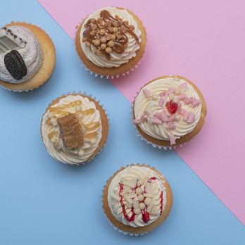 Par Orchid - a variety of cupcakes on a pink and blue background - Desserts Near Me - Laval, Quebec