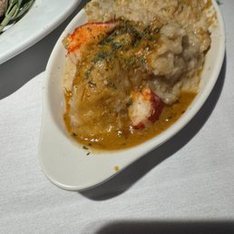 Bland mashed potatoes with only 3 lobster pieces Bland mashed potatoes with only 3 lobster pieces
