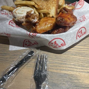 Slim Chickens - Chicken Shop Near Me - Mansfield, Texas