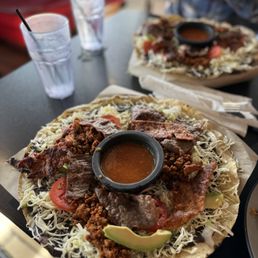 Tlayuda Oaxaquena Mixta