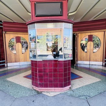 Del Oro Theatre - Old Timey ticket booth out front - Cinema Near Me - Grass Valley, California Del Oro Theatre - Old Timey ticket booth out front - Cinema Near Me - Grass Valley, California