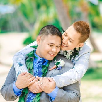 Elusive Visions Photography - Cuddle time. - Session Photography Near Me - Honolulu, Hawaii Elusive Visions Photography - Cuddle time. - Session Photography Near Me - Honolulu, Hawaii
