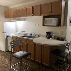 Alaska's Select Inn Motel - Kitchenette