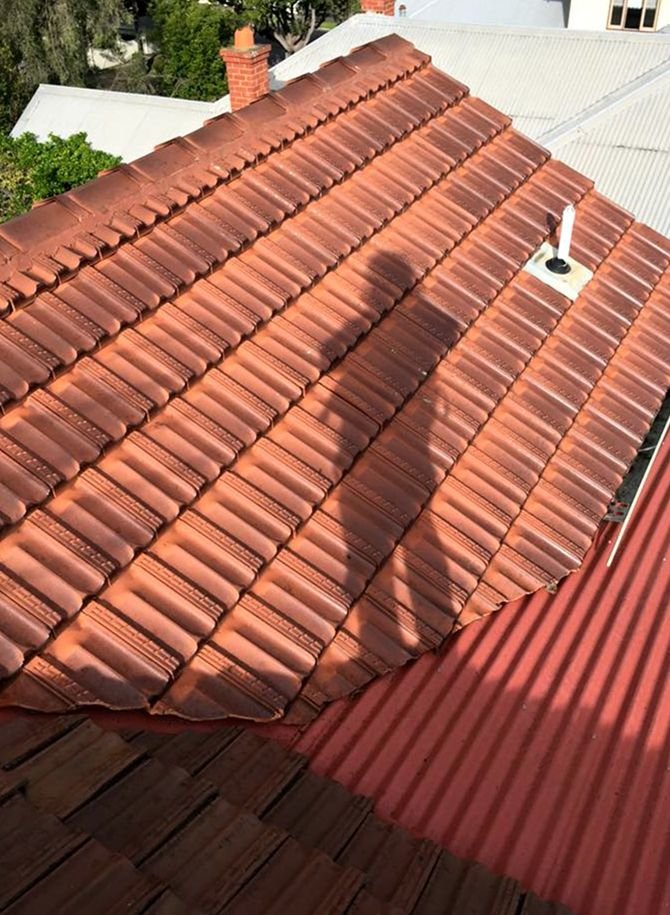 Slide of Castlemont Roofing