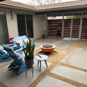 Rabin General Contracting - Front courtyard with brown DG - General Contractors Near Me - Newbury Park, California Rabin General Contracting - Front courtyard with brown DG - General Contractors Near Me - Newbury Park, California