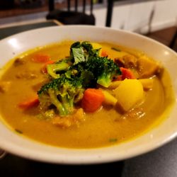 Green Pot Deli - Curry soup with chicken