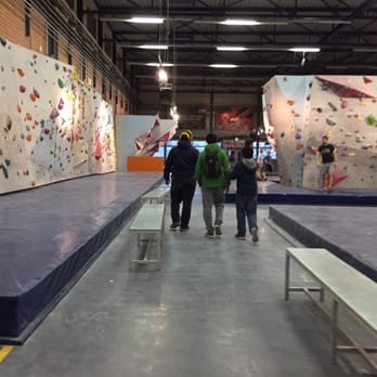 Monk Bouldergym - Climbing Near Me - Eindhoven, New Brunswick