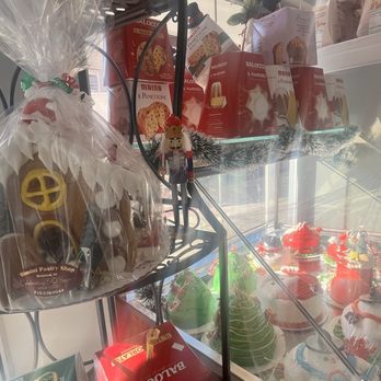 Rimini Pastry Shop - Bakeries Near Me - Brooklyn, New York