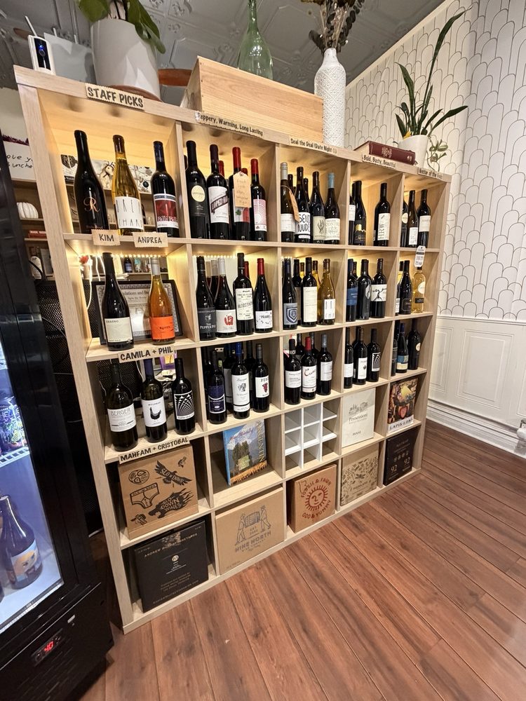 Spin the Bottle Logo