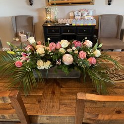 Le Bouquet Florist - A large centerpiece