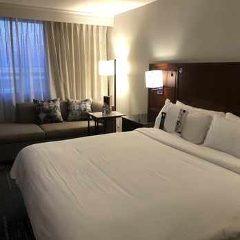 Richmond Marriott - King bed with couch - Hotels Near Me - Richmond, Virginia