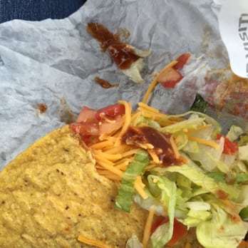 Taco Bell - Was given a taco with only half of a shell! Seriously! - Fast Food Near Me - Fort Atkinson, Wisconsin