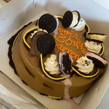 Baskin-Robbins - The top of the cake looks like it slid ... cane this way - Ice Cream & Frozen Yogurt Near Me - Ewa Beach, Hawaii
