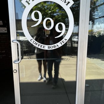 Platform 909 - Coffee & Tea Near Me - Chino Hills, California Platform 909 - Coffee & Tea Near Me - Chino Hills, California