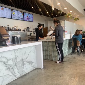 Da Vien Coffee - Register counter - Desserts Near Me - Westminster, California Da Vien Coffee - Register counter - Desserts Near Me - Westminster, California