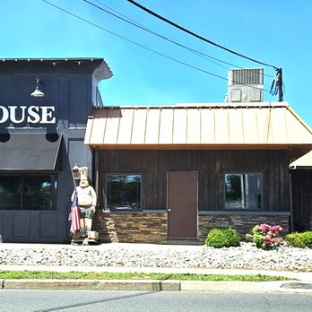 The Pour House - Front of Pour House - Pubs Near Me - Tinton Falls, New Jersey