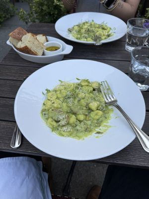 Marlow Bistro by null