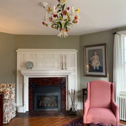 Staveleigh House Bed and Breakfast - Living room downstairs; loved the chandelier!
