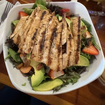 La Brisa Mexican Grill - Strawberry & Avocado Salad with chicken - Mexican Near Me - League City, Texas