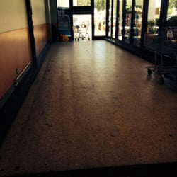 Kroger Food Stores - Damn this place.