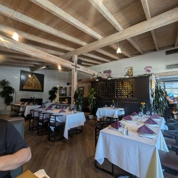 Zabb Thai Cuisine - Great dining area. Spacious tons of tables - Thai Near Me - Newport Beach, California Zabb Thai Cuisine - Great dining area. Spacious tons of tables - Thai Near Me - Newport Beach, California