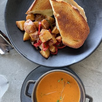 Pescado - Kids grilled cheese and added on tomato bisque soup - American Near Me - Rosemary Beach, Florida Pescado - Kids grilled cheese and added on tomato bisque soup - American Near Me - Rosemary Beach, Florida