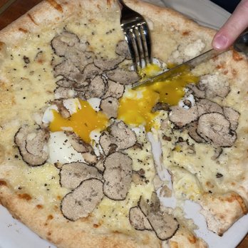 Stock Bar - Cacio e pepe pizza - Steakhouses Near Me - Toronto, Ontario Stock Bar - Cacio e pepe pizza - Steakhouses Near Me - Toronto, Ontario