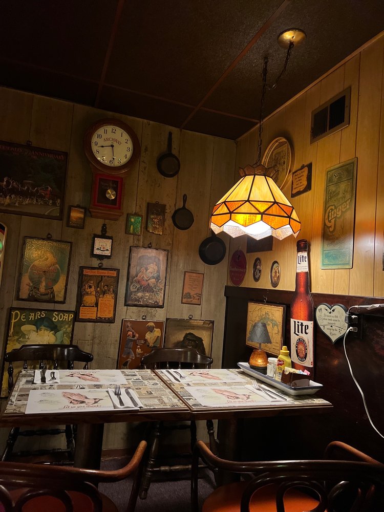 Social spots from Yesterday's Pub