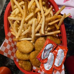Las Michoacana Taco Shop - Kids meal nuggets$10