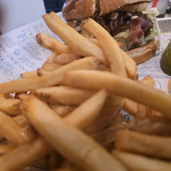 Twohey’s Restaurant - Side of fries - New American Near Me - South Pasadena, California