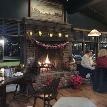 Bull's Bridge Inn - Beautiful fireplace - American Near Me - Kent, Connecticut