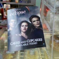 Croqueta Crawl - Authentic croquetas AND Eclipse vampire cupcakes!? WIN-WIN! :( @El Brazo Fuerte