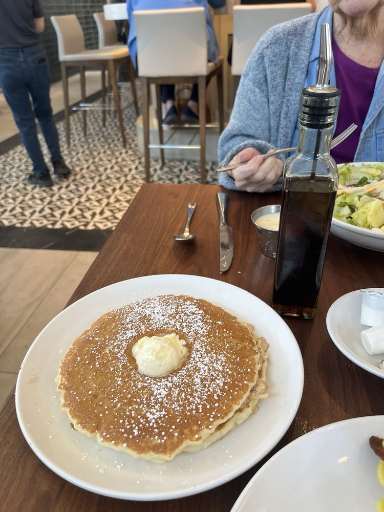 THE BRUNCH BAR Updated October 2024 60 Photos & 29 Reviews 90 E