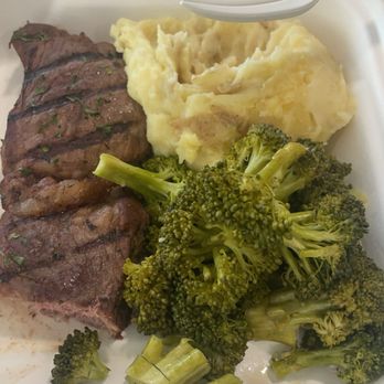 University of Illinois Springfield - Sirloin Steak, broccoli, mashed potatoes - Colleges & Universities Near Me - Springfield, Illinois University of Illinois Springfield - Sirloin Steak, broccoli, mashed potatoes - Colleges & Universities Near Me - Springfield, Illinois