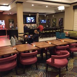 The Great American Grill - Dining area and bar