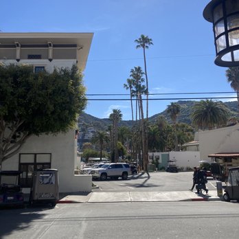 Hermosa Hotel - front view from preferred queen cottage - Hotels Near Me - Avalon, California