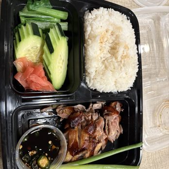 Kin Dee - Thai Near Me - Bellevue, Washington