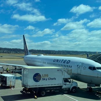 United Airlines - UA 2334 at PDX (finally!!!) - Airlines Near Me - Portland, Oregon