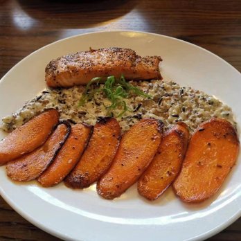 940's Kitchen & Cocktails - Seared salmon - New American Near Me - Denton, Texas
