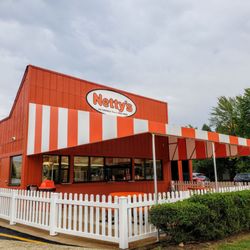 Netty's - Storefront for Netty's Monroe St.