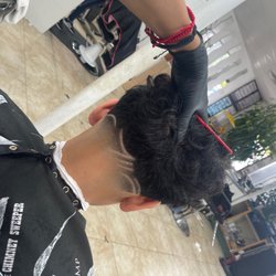 Laura's Beauty Salon - Taper with design