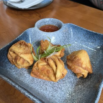 Fat Moon Restaurant & Bar - Crab Rangoon - Karaoke Near Me - Philadelphia, Pennsylvania