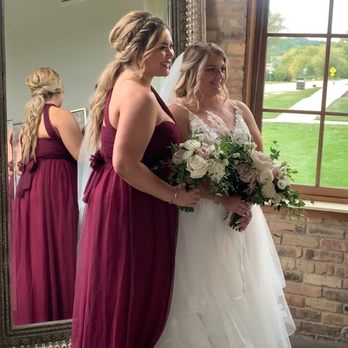 The Brix On The Fox - Bridal suite - Venues & Event Spaces Near Me - Carpentersville, Illinois The Brix On The Fox - Bridal suite - Venues & Event Spaces Near Me - Carpentersville, Illinois