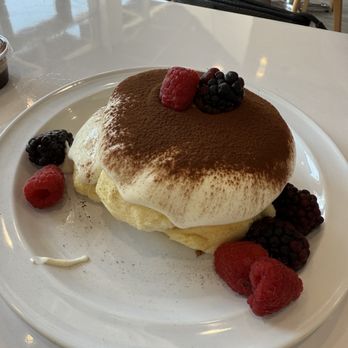 Fluffy Fluffy - tiramisu souffle - Cafes Near Me - Schaumburg, Illinois