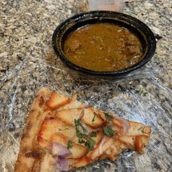 Tandoori Pizza - Bland, dry & chewy Tandoori Chicken Pizza and decent Lamb Curry