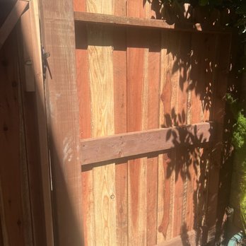 Ergeon - Side entrance - Fences & Gates Near Me - Los Angeles, California