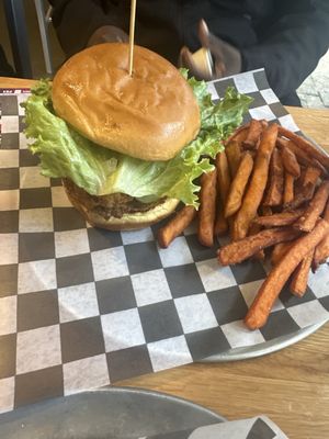 BGR Burgers Grilled Right by null